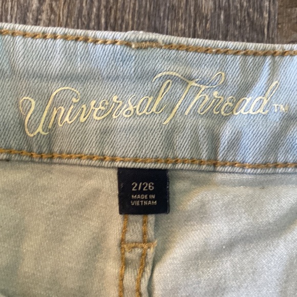 Universal Tread Jean Shorts Size 2/26 - Picture 2 of 3